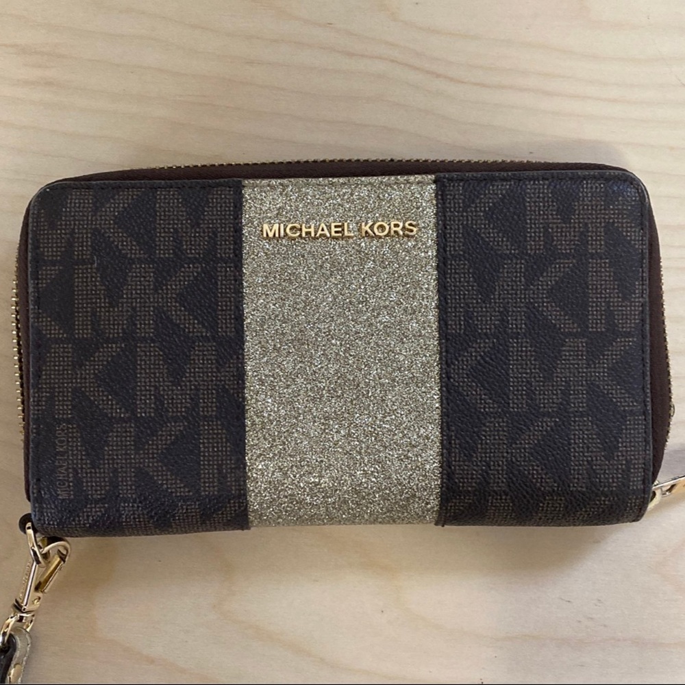 Michael Kors wallet wristlet